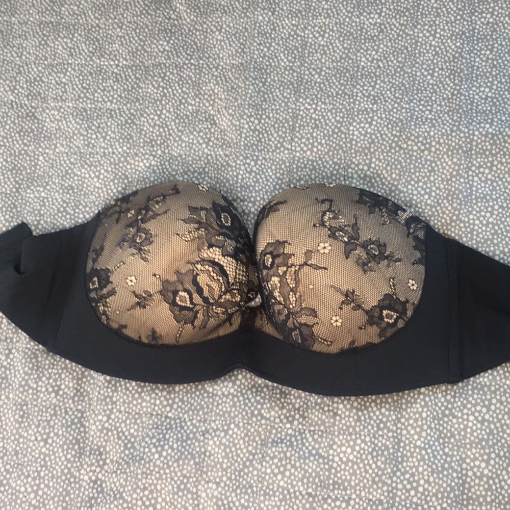 NWOT Black lace plunge Wonderbra size 32F